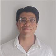 Profesor de apoyo escolar multidisciplinario con conocimiento en economía, filosofía e historia